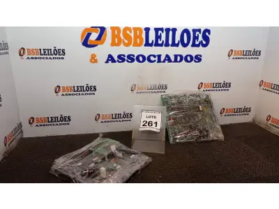 LOTE 261 - 02 PLACAS MÃE. (NO ESTADO) ATENÇÃO! FAZER A VISITAÇÃO ANTES DE ARREMATAR, NÃO SABEMOS SE FUNCIONA, LEILÃO NÃO TEM GARANTIA E NEM DEVOLUÇÃO, SUJEITO A POSSÍVEIS AVARIAS VISÍVEIS/OCULTAS E/OU AUSÊNCIA DE COMPONENTES.