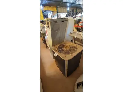 LOTE 436 - 01 AR CONDICIONADO 56.000BTUS MARCA ELECTROLUX. (NO ESTADO) ATENÇÃO! FAZER A VISITAÇÃO ANTES DE ARREMATAR, NÃO SABEMOS SE FUNCIONA, LEILÃO NÃO TEM GARANTIA E NEM DEVOLUÇÃO, SUJEITO A POSSÍVEIS AVARIAS VISÍVEIS/OCULTAS E/OU AUSÊNCIA DE COMPONENTES.