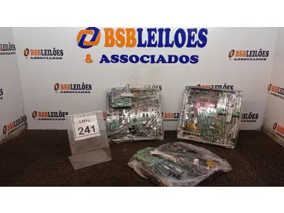 LOTE 241 - 02 PLACAS MÃE. (NO ESTADO) ATENÇÃO! FAZER A VISITAÇÃO ANTES DE ARREMATAR, NÃO SABEMOS SE FUNCIONA, LEILÃO NÃO TEM GARANTIA E NEM DEVOLUÇÃO, SUJEITO A POSSÍVEIS AVARIAS VISÍVEIS/OCULTAS E/OU AUSÊNCIA DE COMPONENTES.