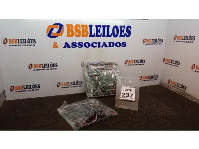 LOTE 237 - 02 PLACAS MÃE. (NO ESTADO) ATENÇÃO! FAZER A VISITAÇÃO ANTES DE ARREMATAR, NÃO SABEMOS SE FUNCIONA, LEILÃO NÃO TEM GARANTIA E NEM DEVOLUÇÃO, SUJEITO A POSSÍVEIS AVARIAS VISÍVEIS/OCULTAS E/OU AUSÊNCIA DE COMPONENTES.