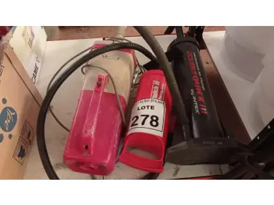 LOTE 278 - 01 ASPIRADOR DE PÓ E 02 BOMBAS PARA ENCHER COLCHÃO INFLÁVEL. (NO ESTADO) ATENÇÃO! FAZER A VISITAÇÃO ANTES DE ARREMATAR, NÃO SABEMOS SE FUNCIONA. LEILÃO NÃO TEM GARANTIA E NEM DEVOLUÇÃO, SUJEITO A POSSÍVEIS AVARIAS VISÍVEIS/OCULTAS E/OU AUSÊNCIA DE COMPONENTES.