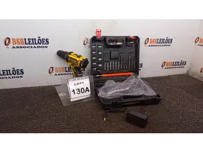 LOTE 130 - PARAFUSADEIRA   BTEK 12V COM MALETA E ACESSÓRIOS (NO ESTADO) ATENÇÃO! FAZER A VISITAÇÃO ANTES DE ARREMATAR, NÃO SABEMOS SE FUNCIONA, LEILÃO NÃO TEM GARANTIA E NEM DEVOLUÇÃO, SUJEITO A POSSÍVEIS AVARIAS VISÍVEIS/OCULTAS E/OU AUSÊNCIA DE COMPONENTES.