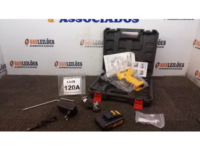 LOTE 120 - PARAFUSADEIRA 48V A BATERIAS E ADAPTADOR CORTADOR DE CHAPA COM MALETA (NO ESTADO) ATENÇÃO! FAZER A VISITAÇÃO ANTES DE ARREMATAR, NÃO SABEMOS SE FUNCIONA, LEILÃO NÃO TEM GARANTIA E NEM DEVOLUÇÃO, SUJEITO A POSSÍVEIS AVARIAS VISÍVEIS/OCULTAS E/OU AUSÊNCIA DE COMPONENTES.