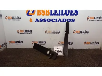 LOTE 030 - FACÃO RAMBO  AÇO INOXIDÁVEL TAMANHO TOTAL 48,5CM  LAMINDA 33,5 FULL TANG COM BAINHA DE NYLON MODELO IMPORTADO (NO ESTADO) ATENÇÃO! FAZER A VISITAÇÃO ANTES DE ARREMATAR, NÃO SABEMOS SE FUNCIONA, LEILÃO NÃO TEM GARANTIA E NEM DEVOLUÇÃO, SUJEITO A POSSÍVEIS AVARIAS VISÍVEIS/OCULTAS E/OU AUSÊNCIA DE COMPONENTES.