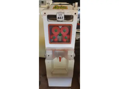 LOTE 437 - 01 MÁQUINA DE FAZER SUCO. (NO ESTADO) ATENÇÃO! FAZER A VISITAÇÃO ANTES DE ARREMATAR, NÃO SABEMOS SE FUNCIONA, LEILÃO NÃO TEM GARANTIA E NEM DEVOLUÇÃO, SUJEITO A POSSÍVEIS AVARIAS VISÍVEIS/OCULTAS E/OU AUSÊNCIA DE COMPONENTES.