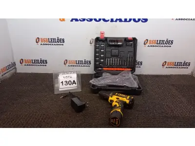 LOTE 130 - PARAFUSADEIRA   BTEK 12V COM MALETA E ACESSÓRIOS (NO ESTADO) ATENÇÃO! FAZER A VISITAÇÃO ANTES DE ARREMATAR, NÃO SABEMOS SE FUNCIONA, LEILÃO NÃO TEM GARANTIA E NEM DEVOLUÇÃO, SUJEITO A POSSÍVEIS AVARIAS VISÍVEIS/OCULTAS E/OU AUSÊNCIA DE COMPONENTES.