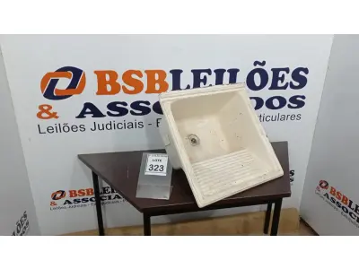 LOTE 323 - 01 TANQUE DE FIBRA SINTÉTICA. (NO ESTADO) ATENÇÃO! FAZER A VISITAÇÃO ANTES DE ARREMATAR, NÃO SABEMOS SE FUNCIONA, LEILÃO NÃO TEM GARANTIA E NEM DEVOLUÇÃO, SUJEITO A POSSÍVEIS AVARIAS VISÍVEIS/OCULTAS E/OU AUSÊNCIA DE COMPONENTES.