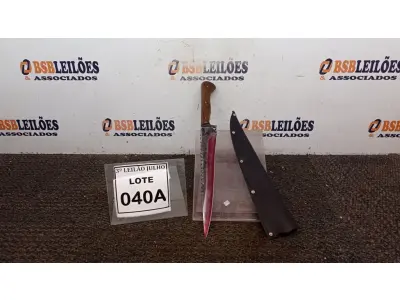LOTE 040 - FACA ARTESANAL JAVALIZEIRA AÇO CARBONO TEMPERA INTEGRAL 10,5POLEGADAS DE LAMINA BAINHA EM COURO (NO ESTADO) ATENÇÃO! FAZER A VISITAÇÃO ANTES DE ARREMATAR, NÃO SABEMOS SE FUNCIONA, LEILÃO NÃO TEM GARANTIA E NEM DEVOLUÇÃO, SUJEITO A POSSÍVEIS AVARIAS VISÍVEIS/OCULTAS E/OU AUSÊNCIA DE COMPONENTES.