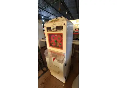 LOTE 437 - 01 MÁQUINA DE FAZER SUCO. (NO ESTADO) ATENÇÃO! FAZER A VISITAÇÃO ANTES DE ARREMATAR, NÃO SABEMOS SE FUNCIONA, LEILÃO NÃO TEM GARANTIA E NEM DEVOLUÇÃO, SUJEITO A POSSÍVEIS AVARIAS VISÍVEIS/OCULTAS E/OU AUSÊNCIA DE COMPONENTES.
