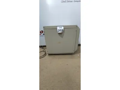 LOTE 303 - 01 NOBREAK SENOIDAL. (NO ESTADO) ATENÇÃO! FAZER A VISITAÇÃO ANTES DE ARREMATAR, NÃO SABEMOS SE FUNCIONA, LEILÃO NÃO TEM GARANTIA E NEM DEVOLUÇÃO, SUJEITO A POSSÍVEIS AVARIAS VISÍVEIS/OCULTAS E/OU AUSÊNCIA DE COMPONENTES.