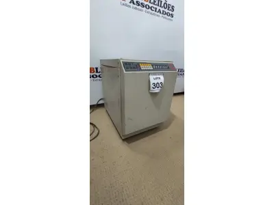 LOTE 303 - 01 NOBREAK SENOIDAL. (NO ESTADO) ATENÇÃO! FAZER A VISITAÇÃO ANTES DE ARREMATAR, NÃO SABEMOS SE FUNCIONA, LEILÃO NÃO TEM GARANTIA E NEM DEVOLUÇÃO, SUJEITO A POSSÍVEIS AVARIAS VISÍVEIS/OCULTAS E/OU AUSÊNCIA DE COMPONENTES.