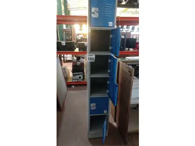 LOTE 193 - 01 ARMÁRIO ALTO DE METAL 06 PORTAS COM TRANCA 1.80X0.30. (NO ESTADO) ATENÇÃO! FAZER A VISITAÇÃO ANTES DE ARREMATAR, NÃO SABEMOS SE FUNCIONA. LEILÃO NÃO TEM GARANTIA E NEM DEVOLUÇÃO, SUJEITO A POSSÍVEIS AVARIAS VISÍVEIS/OCULTAS E/OU AUSÊNCIA DE COMPONENTES.