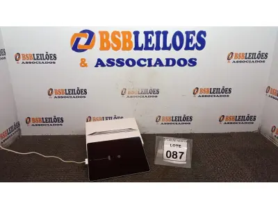 LOTE 087 - 01 IPAD 16G NA CAIXA. (NO ESTADO) ATENÇÃO! FAZER A VISITAÇÃO ANTES DE ARREMATAR, NÃO SABEMOS SE FUNCIONA. LEILÃO NÃO TEM GARANTIA E NEM DEVOLUÇÃO, SUJEITO A POSSÍVEIS AVARIAS VISÍVEIS/OCULTAS E/OU AUSÊNCIA DE COMPONENTES.