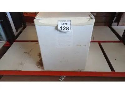LOTE 128 - 01 FRIGOBAR 220V MARCA CONSUL. (NO ESTADO) ATENÇÃO! FAZER A VISITAÇÃO ANTES DE ARREMATAR, NÃO SABEMOS SE FUNCIONA. LEILÃO NÃO TEM GARANTIA E NEM DEVOLUÇÃO, SUJEITO A POSSÍVEIS AVARIAS VISÍVEIS/OCULTAS E/OU AUSÊNCIA DE COMPONENTES.