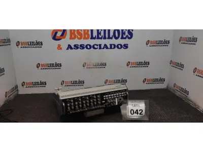 LOTE 042 - 01 SWITCHER DE VÍDEO. (NO ESTADO) ATENÇÃO! FAZER A VISITAÇÃO ANTES DE ARREMATAR, NÃO SABEMOS SE FUNCIONA. LEILÃO NÃO TEM GARANTIA E NEM DEVOLUÇÃO, SUJEITO A POSSÍVEIS AVARIAS VISÍVEIS/OCULTAS E/OU AUSÊNCIA DE COMPONENTES.