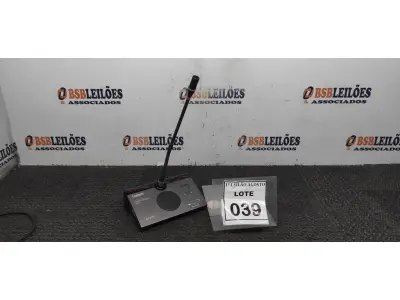 LOTE 039 - 01 MICROFONE DE MESA COM BASE. (NO ESTADO) ATENÇÃO! FAZER A VISITAÇÃO ANTES DE ARREMATAR, NÃO SABEMOS SE FUNCIONA. LEILÃO NÃO TEM GARANTIA E NEM DEVOLUÇÃO, SUJEITO A POSSÍVEIS AVARIAS VISÍVEIS/OCULTAS E/OU AUSÊNCIA DE COMPONENTES.