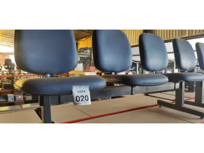 LOTE 020 - 01 LONGARINA COM 03 LUGARES. (NO ESTADO) ATENÇÃO! FAZER A VISITAÇÃO ANTES DE ARREMATAR, NÃO SABEMOS SE FUNCIONA. LEILÃO NÃO TEM GARANTIA E NEM DEVOLUÇÃO, SUJEITO A POSSÍVEIS AVARIAS VISÍVEIS/OCULTAS E/OU AUSÊNCIA DE COMPONENTES.