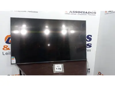 LOTE 178 - 01 SMART TV LCD 77’’ MARCA LG. (NO ESTADO) ATENÇÃO! FAZER A VISITAÇÃO ANTES DE ARREMATAR, NÃO SABEMOS SE FUNCIONA. LEILÃO NÃO TEM GARANTIA E NEM DEVOLUÇÃO, SUJEITO A POSSÍVEIS AVARIAS VISÍVEIS/OCULTAS E/OU AUSÊNCIA DE COMPONENTES.