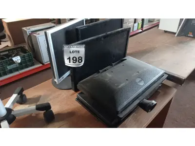 LOTE 198 - 07 MONITORES DE MARCAS E MODELOS DIVERSOS. (NO ESTADO) ATENÇÃO! FAZER A VISITAÇÃO ANTES DE ARREMATAR, NÃO SABEMOS SE FUNCIONA. LEILÃO NÃO TEM GARANTIA E NEM DEVOLUÇÃO, SUJEITO A POSSÍVEIS AVARIAS VISÍVEIS/OCULTAS E/OU AUSÊNCIA DE COMPONENTES.