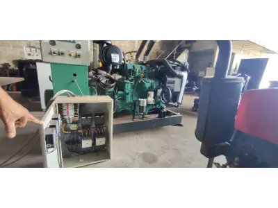 LOTE 527 - GRUPO GERADOR VOLVO 125 KVA. MODELO: 6 CILINDROS ANO: 2021 C/QUADRO DE TRANSFERÊNCIA AUTOMÁTICO, TANQUE. MOTOR FUNCIONANDO - STANFORD (NO ESTADO) ATENÇÃO! FAZER A VISITAÇÃO ANTES DE ARREMATAR, NÃO SABEMOS SE FUNCIONA, LEILÃO NÃO TEM GARANTIA E NEM DEVOLUÇÃO, SUJEITO A POSSÍVEIS AVARIAS VISÍVEIS/OCULTAS E/OU AUSÊNCIA DE COMPONENTES
