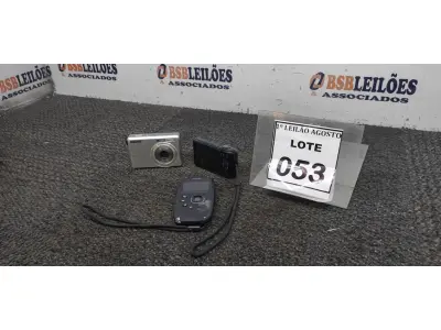 LOTE 053 - 02 CÂMERAS DE FOTOGRÁFICAS E 01 CÂMERA DE VÍDEO DE BOLSO. (NO ESTADO) ATENÇÃO! FAZER A VISITAÇÃO ANTES DE ARREMATAR, NÃO SABEMOS SE FUNCIONA. LEILÃO NÃO TEM GARANTIA E NEM DEVOLUÇÃO, SUJEITO A POSSÍVEIS AVARIAS VISÍVEIS/OCULTAS E/OU AUSÊNCIA DE COMPONENTES.