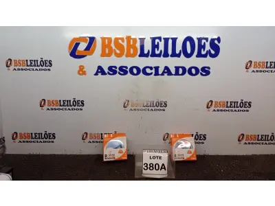 LOTE 380 - 02 LED SELFIE RIGH LIGHYT PARA CELULARES. (NO ESTADO) ATENÇÃO! FAZER A VISITAÇÃO ANTES DE ARREMATAR, NÃO SABEMOS SE FUNCIONA, LEILÃO NÃO TEM GARANTIA E NEM DEVOLUÇÃO, SUJEITO A POSSÍVEIS AVARIAS VISÍVEIS/OCULTAS E/OU AUSÊNCIA DE COMPONENTES.