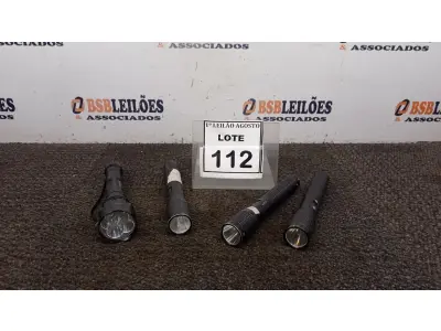 LOTE 112 - 04 LANTERNAS. (NO ESTADO) ATENÇÃO! FAZER A VISITAÇÃO ANTES DE ARREMATAR, NÃO SABEMOS SE FUNCIONA. LEILÃO NÃO TEM GARANTIA E NEM DEVOLUÇÃO, SUJEITO A POSSÍVEIS AVARIAS VISÍVEIS/OCULTAS E/OU AUSÊNCIA DE COMPONENTES.