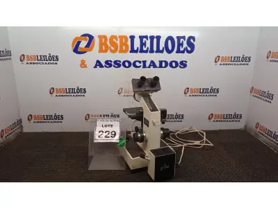 LOTE 229 - 01 MICROSCÓPIO. (NO ESTADO) ATENÇÃO! FAZER A VISITAÇÃO ANTES DE ARREMATAR, NÃO SABEMOS SE FUNCIONA. LEILÃO NÃO TEM GARANTIA E NEM DEVOLUÇÃO, SUJEITO A POSSÍVEIS AVARIAS VISÍVEIS/OCULTAS E/OU AUSÊNCIA DE COMPONENTES.