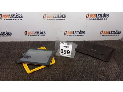 LOTE 099 - 01 TABLET COM CASE MARCA POSITIVO. (NO ESTADO) ATENÇÃO! FAZER A VISITAÇÃO ANTES DE ARREMATAR, NÃO SABEMOS SE FUNCIONA. LEILÃO NÃO TEM GARANTIA E NEM DEVOLUÇÃO, SUJEITO A POSSÍVEIS AVARIAS VISÍVEIS/OCULTAS E/OU AUSÊNCIA DE COMPONENTES.