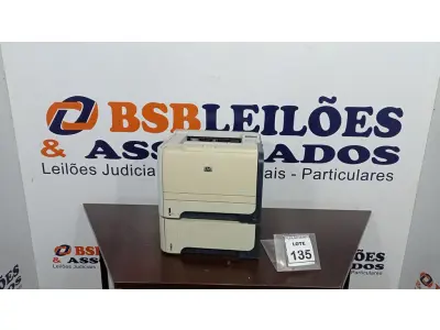LOTE 135 - 01 IMPRESSORA MODELO P2055DN MARCA HP. (NO ESTADO) ATENÇÃO! FAZER A VISITAÇÃO ANTES DE ARREMATAR, NÃO SABEMOS SE FUNCIONA. LEILÃO NÃO TEM GARANTIA E NEM DEVOLUÇÃO, SUJEITO A POSSÍVEIS AVARIAS VISÍVEIS/OCULTAS E/OU AUSÊNCIA DE COMPONENTES.
