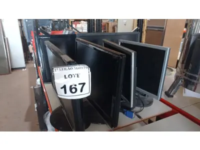 LOTE 167 - 06 MONITORES LCD DE MARCAS E MODELOS DIVERSOS. (NO ESTADO) ATENÇÃO! FAZER A VISITAÇÃO ANTES DE ARREMATAR, NÃO SABEMOS SE FUNCIONA. LEILÃO NÃO TEM GARANTIA E NEM DEVOLUÇÃO, SUJEITO A POSSÍVEIS AVARIAS VISÍVEIS/OCULTAS E/OU AUSÊNCIA DE COMPONENTES.