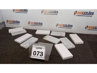 LOTE 073 - 05 BATERIAS EXTERNAS. (NO ESTADO) ATENÇÃO! FAZER A VISITAÇÃO ANTES DE ARREMATAR, NÃO SABEMOS SE FUNCIONA. LEILÃO NÃO TEM GARANTIA E NEM DEVOLUÇÃO, SUJEITO A POSSÍVEIS AVARIAS VISÍVEIS/OCULTAS E/OU AUSÊNCIA DE COMPONENTES.