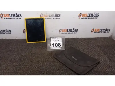 LOTE 108 - 01 TABLET COM CASE MARCA POSITIVO. (NO ESTADO) ATENÇÃO! FAZER A VISITAÇÃO ANTES DE ARREMATAR, NÃO SABEMOS SE FUNCIONA. LEILÃO NÃO TEM GARANTIA E NEM DEVOLUÇÃO, SUJEITO A POSSÍVEIS AVARIAS VISÍVEIS/OCULTAS E/OU AUSÊNCIA DE COMPONENTES.