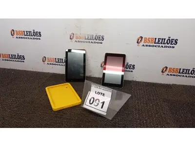 LOTE 091 - 02 TABLETS MARCA CCE. (NO ESTADO) ATENÇÃO! FAZER A VISITAÇÃO ANTES DE ARREMATAR, NÃO SABEMOS SE FUNCIONA. LEILÃO NÃO TEM GARANTIA E NEM DEVOLUÇÃO, SUJEITO A POSSÍVEIS AVARIAS VISÍVEIS/OCULTAS E/OU AUSÊNCIA DE COMPONENTES.