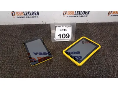 LOTE 109 - 02 TABLETS. (NO ESTADO) ATENÇÃO! FAZER A VISITAÇÃO ANTES DE ARREMATAR, NÃO SABEMOS SE FUNCIONA. LEILÃO NÃO TEM GARANTIA E NEM DEVOLUÇÃO, SUJEITO A POSSÍVEIS AVARIAS VISÍVEIS/OCULTAS E/OU AUSÊNCIA DE COMPONENTES.