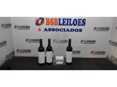 LOTE 055 - 03 GARRAFAS DE VINHO TINTO VALA REAL PORTUGUÊS SAFRA 2019 750ML. (NO ESTADO) ATENÇÃO! FAZER A VISITAÇÃO ANTES DE ARREMATAR, NÃO SABEMOS SE FUNCIONA, LEILÃO NÃO TEM GARANTIA E NEM DEVOLUÇÃO, SUJEITO A POSSÍVEIS AVARIAS VISÍVEIS/OCULTAS E/OU AUSÊNCIA DE COMPONENTES.
