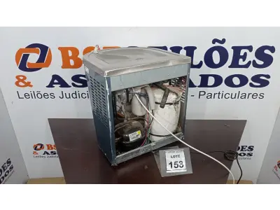 LOTE 153 - 01 BEBEDOURO EM INOX. (NO ESTADO) ATENÇÃO! FAZER A VISITAÇÃO ANTES DE ARREMATAR, NÃO SABEMOS SE FUNCIONA. LEILÃO NÃO TEM GARANTIA E NEM DEVOLUÇÃO, SUJEITO A POSSÍVEIS AVARIAS VISÍVEIS/OCULTAS E/OU AUSÊNCIA DE COMPONENTES.