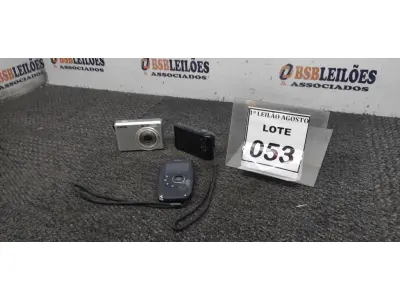 LOTE 053 - 02 CÂMERAS DE FOTOGRÁFICAS E 01 CÂMERA DE VÍDEO DE BOLSO. (NO ESTADO) ATENÇÃO! FAZER A VISITAÇÃO ANTES DE ARREMATAR, NÃO SABEMOS SE FUNCIONA. LEILÃO NÃO TEM GARANTIA E NEM DEVOLUÇÃO, SUJEITO A POSSÍVEIS AVARIAS VISÍVEIS/OCULTAS E/OU AUSÊNCIA DE COMPONENTES.