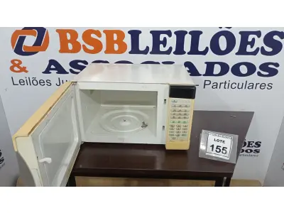 LOTE 155 - 01 MICRO-ONDAS 220 MARCA ELECTROLUX. (NO ESTADO) ATENÇÃO! FAZER A VISITAÇÃO ANTES DE ARREMATAR, NÃO SABEMOS SE FUNCIONA. LEILÃO NÃO TEM GARANTIA E NEM DEVOLUÇÃO, SUJEITO A POSSÍVEIS AVARIAS VISÍVEIS/OCULTAS E/OU AUSÊNCIA DE COMPONENTES.