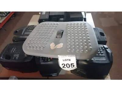LOTE 205 - 08 RELÓGIOS DE PONTO E 01 APOIO ERGONÔMICO PARA OS PÉS. (NO ESTADO) ATENÇÃO! FAZER A VISITAÇÃO ANTES DE ARREMATAR, NÃO SABEMOS SE FUNCIONA, LEILÃO NÃO TEM GARANTIA E NEM DEVOLUÇÃO, SUJEITO A POSSÍVEIS AVARIAS VISÍVEIS/OCULTAS E/OU AUSÊNCIA DE COMPONENTES.