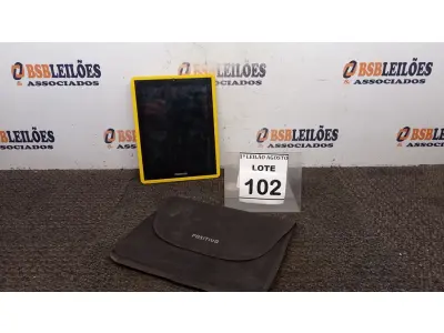 LOTE 102 - 01 TABLET COM CASE MARCA POSITIVO. (NO ESTADO) ATENÇÃO! FAZER A VISITAÇÃO ANTES DE ARREMATAR, NÃO SABEMOS SE FUNCIONA. LEILÃO NÃO TEM GARANTIA E NEM DEVOLUÇÃO, SUJEITO A POSSÍVEIS AVARIAS VISÍVEIS/OCULTAS E/OU AUSÊNCIA DE COMPONENTES.
