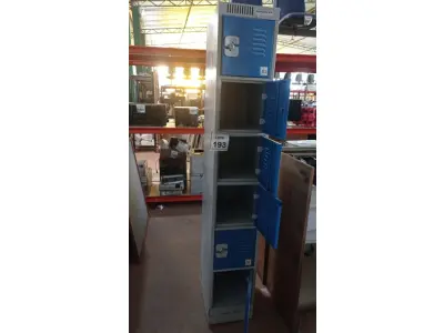 LOTE 193 - 01 ARMÁRIO ALTO DE METAL 06 PORTAS COM TRANCA 1.80X0.30. (NO ESTADO) ATENÇÃO! FAZER A VISITAÇÃO ANTES DE ARREMATAR, NÃO SABEMOS SE FUNCIONA. LEILÃO NÃO TEM GARANTIA E NEM DEVOLUÇÃO, SUJEITO A POSSÍVEIS AVARIAS VISÍVEIS/OCULTAS E/OU AUSÊNCIA DE COMPONENTES.
