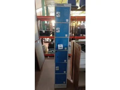 LOTE 193 - 01 ARMÁRIO ALTO DE METAL 06 PORTAS COM TRANCA 1.80X0.30. (NO ESTADO) ATENÇÃO! FAZER A VISITAÇÃO ANTES DE ARREMATAR, NÃO SABEMOS SE FUNCIONA. LEILÃO NÃO TEM GARANTIA E NEM DEVOLUÇÃO, SUJEITO A POSSÍVEIS AVARIAS VISÍVEIS/OCULTAS E/OU AUSÊNCIA DE COMPONENTES.