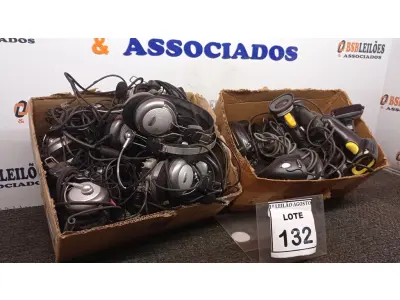 LOTE 132 - 01 LOTE COM VÁRIAS LEITORAS DE CÓDIGO DE BARRAS E FONES DE OUVIDOS DIVERSOS. (NO ESTADO) ATENÇÃO! FAZER A VISITAÇÃO ANTES DE ARREMATAR, NÃO SABEMOS SE FUNCIONA, LEILÃO NÃO TEM GARANTIA E NEM DEVOLUÇÃO, SUJEITO A POSSÍVEIS AVARIAS VISÍVEIS/OCULTAS E/OU AUSÊNCIA DE COMPONENTES.
