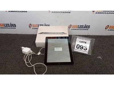 LOTE 093 - 01 IPAD 16G NA CAIXA. (NO ESTADO) ATENÇÃO! FAZER A VISITAÇÃO ANTES DE ARREMATAR, NÃO SABEMOS SE FUNCIONA. LEILÃO NÃO TEM GARANTIA E NEM DEVOLUÇÃO, SUJEITO A POSSÍVEIS AVARIAS VISÍVEIS/OCULTAS E/OU AUSÊNCIA DE COMPONENTES.
