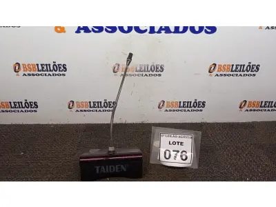 LOTE 076 - 01 MICROFONE DE MESA COM BASE. (NO ESTADO) ATENÇÃO! FAZER A VISITAÇÃO ANTES DE ARREMATAR, NÃO SABEMOS SE FUNCIONA. LEILÃO NÃO TEM GARANTIA E NEM DEVOLUÇÃO, SUJEITO A POSSÍVEIS AVARIAS VISÍVEIS/OCULTAS E/OU AUSÊNCIA DE COMPONENTES.