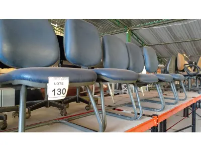 LOTE 130 - 05 CADEIRAS DE ESCRITÓRIO COM PÉS FIXOS. (NO ESTADO) ATENÇÃO! FAZER A VISITAÇÃO ANTES DE ARREMATAR, NÃO SABEMOS SE FUNCIONA. LEILÃO NÃO TEM GARANTIA E NEM DEVOLUÇÃO, SUJEITO A POSSÍVEIS AVARIAS VISÍVEIS/OCULTAS E/OU AUSÊNCIA DE COMPONENTES.