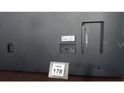 LOTE 178 - 01 SMART TV LCD 77’’ MARCA LG. (NO ESTADO) ATENÇÃO! FAZER A VISITAÇÃO ANTES DE ARREMATAR, NÃO SABEMOS SE FUNCIONA. LEILÃO NÃO TEM GARANTIA E NEM DEVOLUÇÃO, SUJEITO A POSSÍVEIS AVARIAS VISÍVEIS/OCULTAS E/OU AUSÊNCIA DE COMPONENTES.