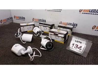 LOTE 134 - 04 CÂMERAS DE MONITORAMENTO AHD 1080P MARCA JORTAN. (NO ESTADO) ATENÇÃO! FAZER A VISITAÇÃO ANTES DE ARREMATAR, NÃO SABEMOS SE FUNCIONA, LEILÃO NÃO TEM GARANTIA E NEM DEVOLUÇÃO, SUJEITO A POSSÍVEIS AVARIAS VISÍVEIS/OCULTAS E/OU AUSÊNCIA DE COMPONENTES.