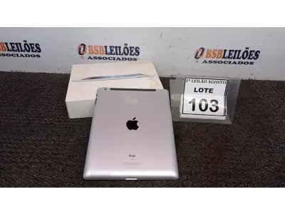 LOTE 103 - 01 IPAD 16G NA CAIXA. (NO ESTADO) ATENÇÃO! FAZER A VISITAÇÃO ANTES DE ARREMATAR, NÃO SABEMOS SE FUNCIONA. LEILÃO NÃO TEM GARANTIA E NEM DEVOLUÇÃO, SUJEITO A POSSÍVEIS AVARIAS VISÍVEIS/OCULTAS E/OU AUSÊNCIA DE COMPONENTES.
